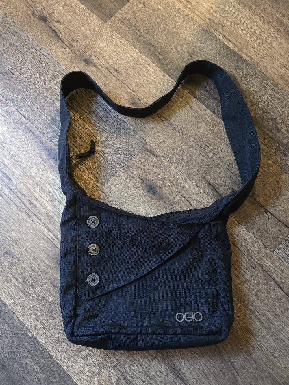 OGIO Brooklyn Black Crossbody Messenger Tablet Bag